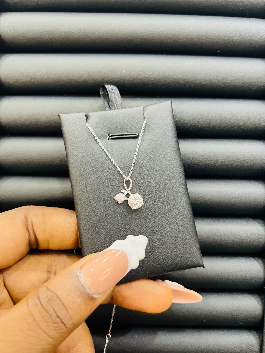 Eve’s Moissanite necklace - Image 3