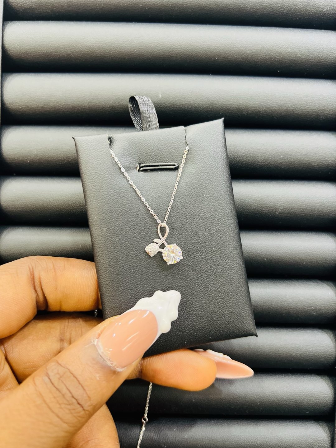 Eve’s Moissanite necklace - Image 2