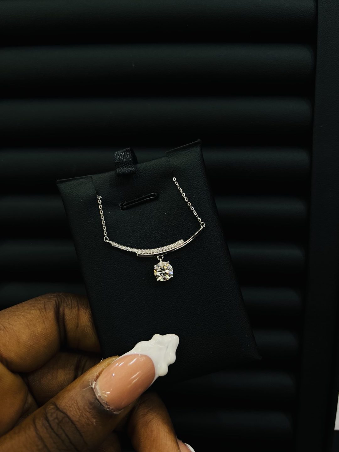 Teekanne Moissanite Necklace - Image 3