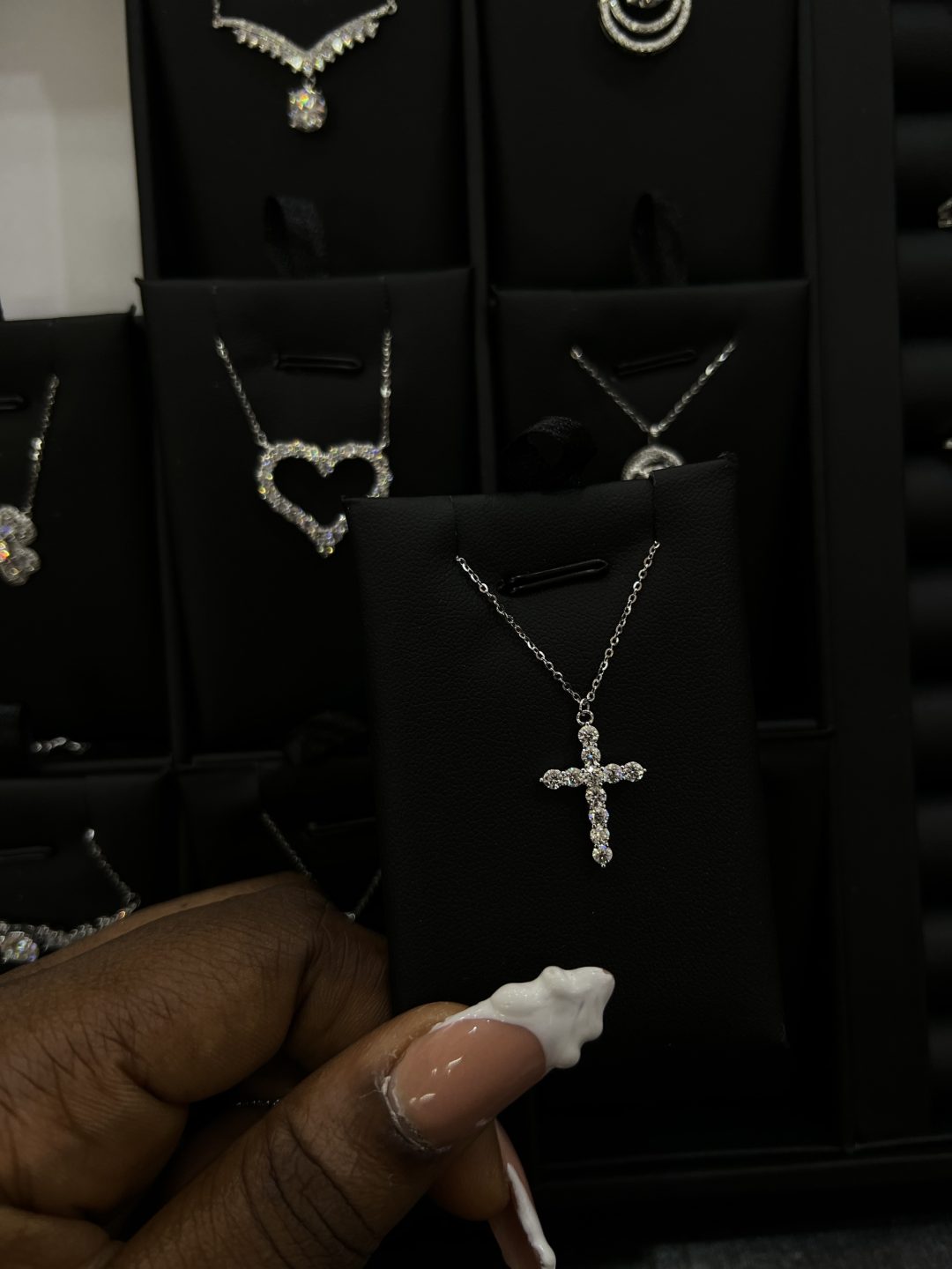 Cross moissanite necklace - Image 2