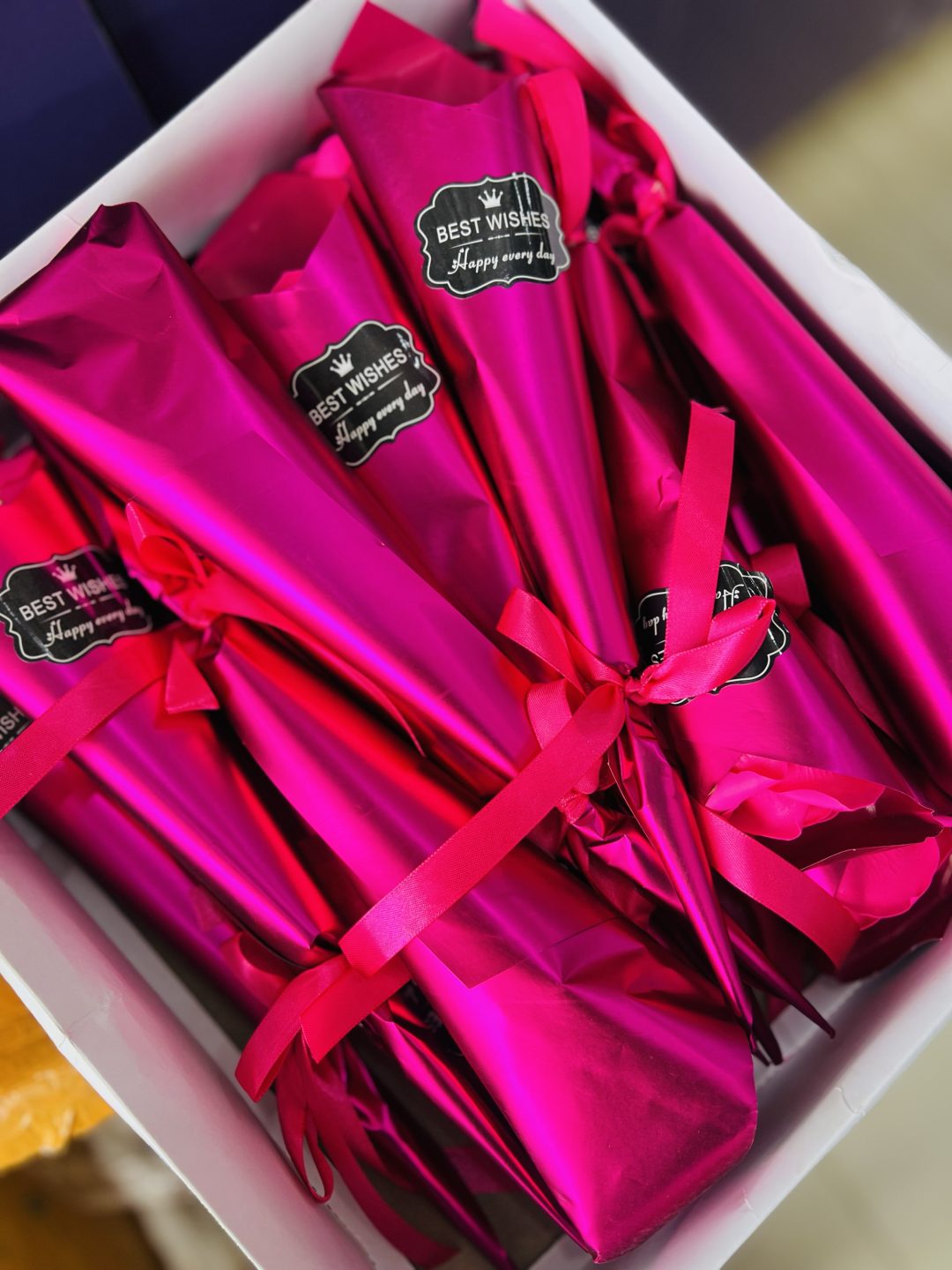 Rose box of 24 - Image 3