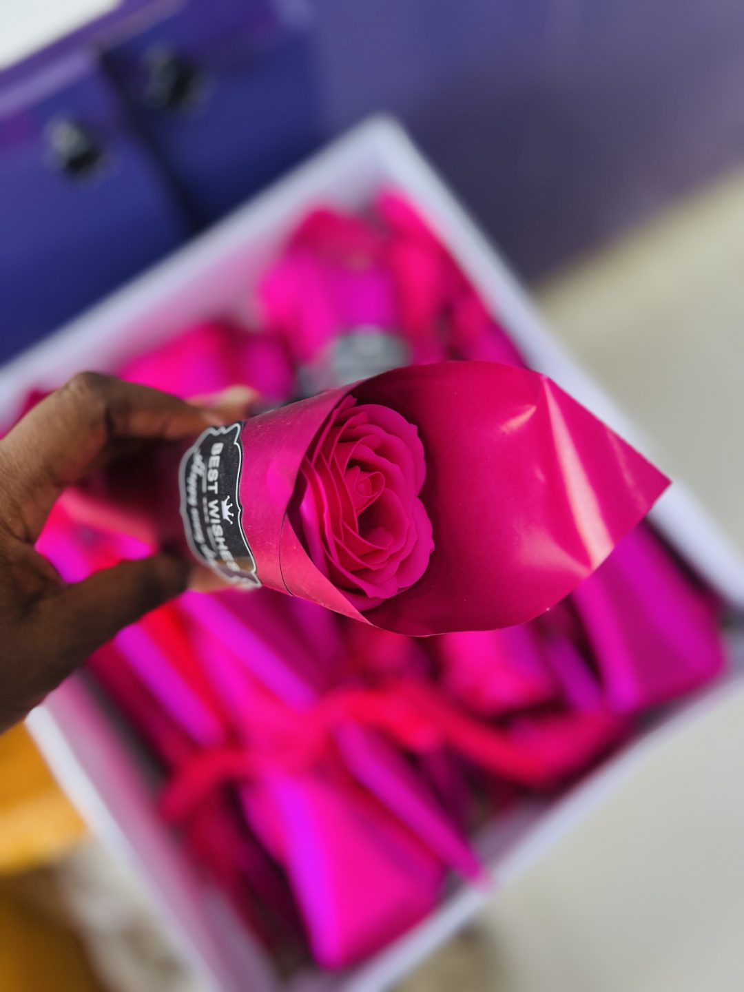 Rose box of 24 - Image 2