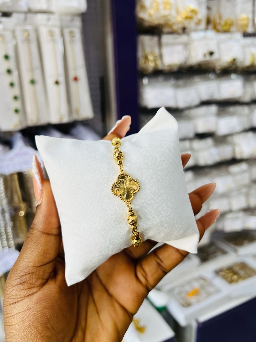 Joke gold replica bracelet - Image 3
