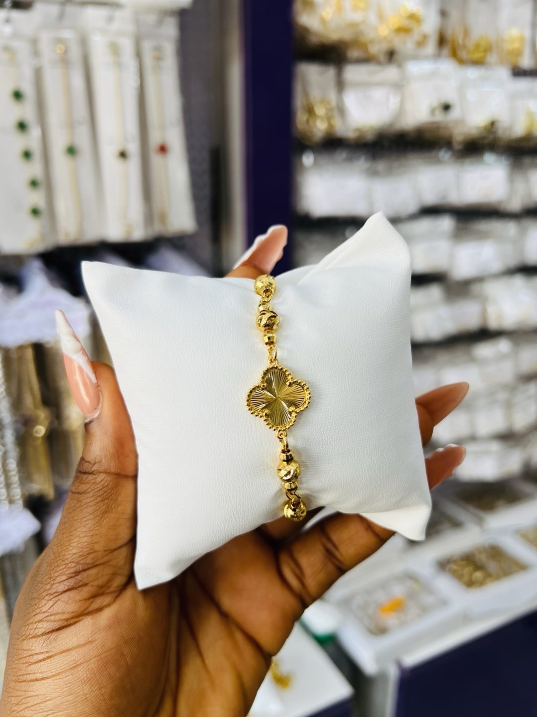 Joke gold replica bracelet - Image 5