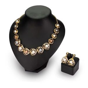 Three tone fashion set