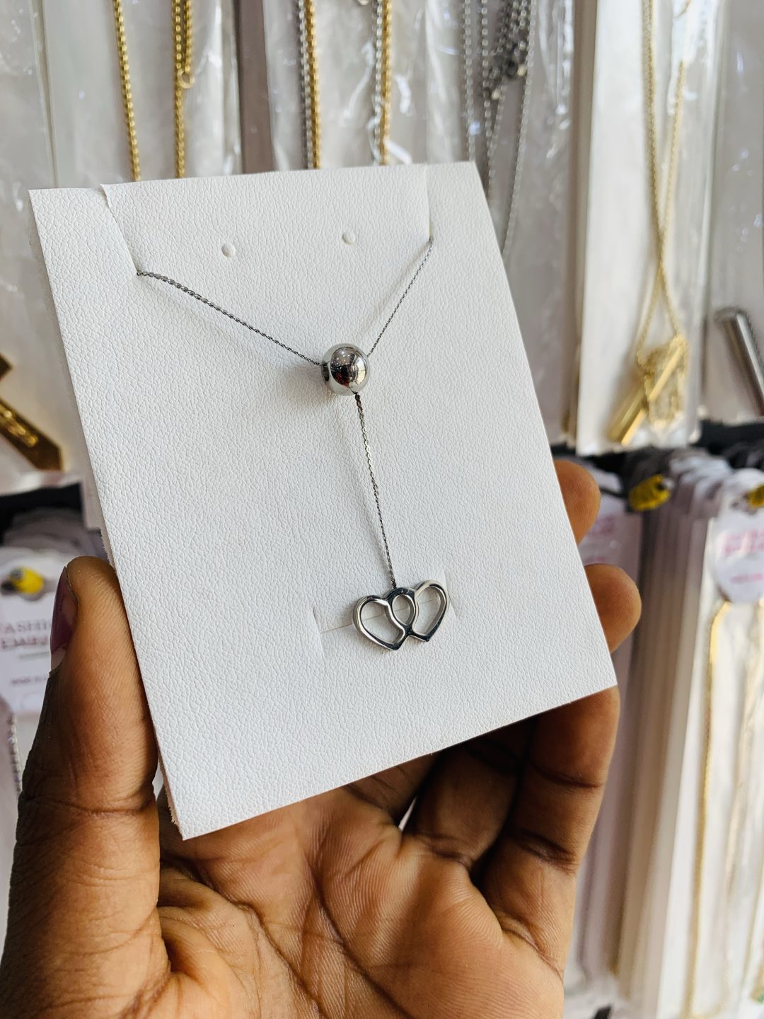 Susu’s ball necklace - Image 3