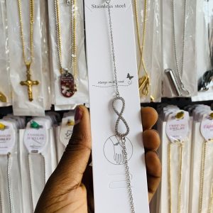 Plain infinity bracelet