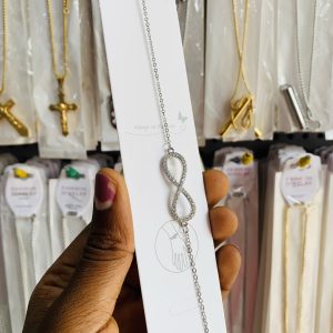 Plain infinity bracelet