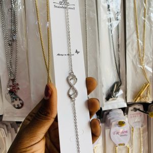 TOPE’s infinity bracelet