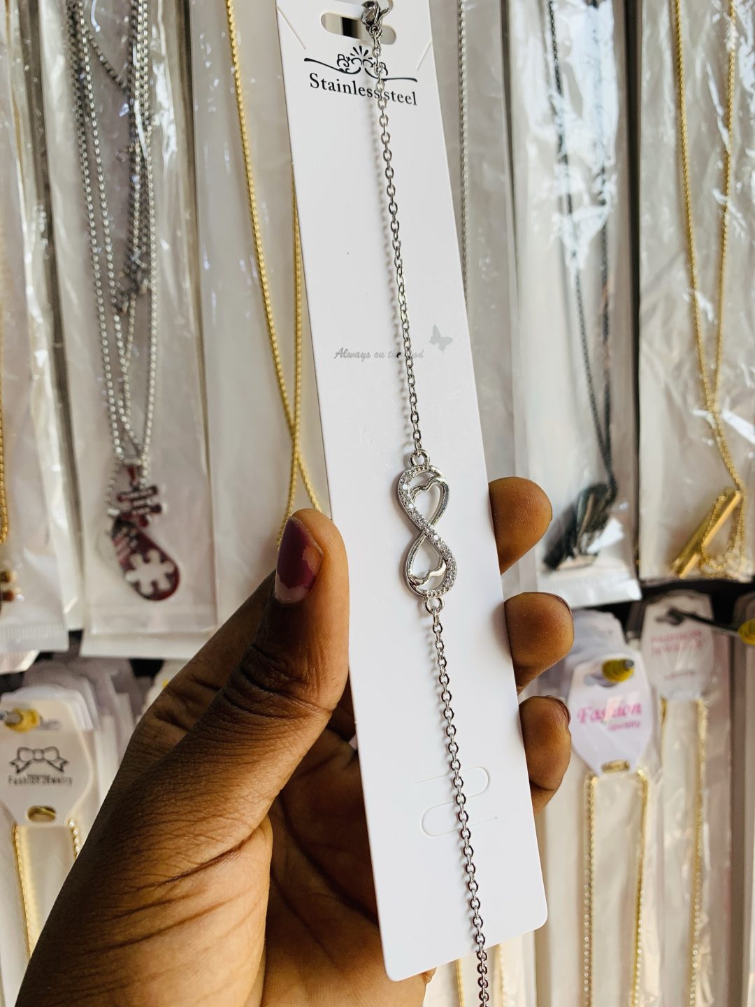 TOPE’s infinity bracelet