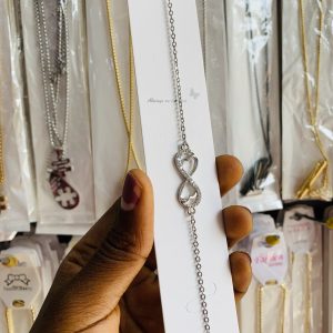 TOPE’s infinity bracelet