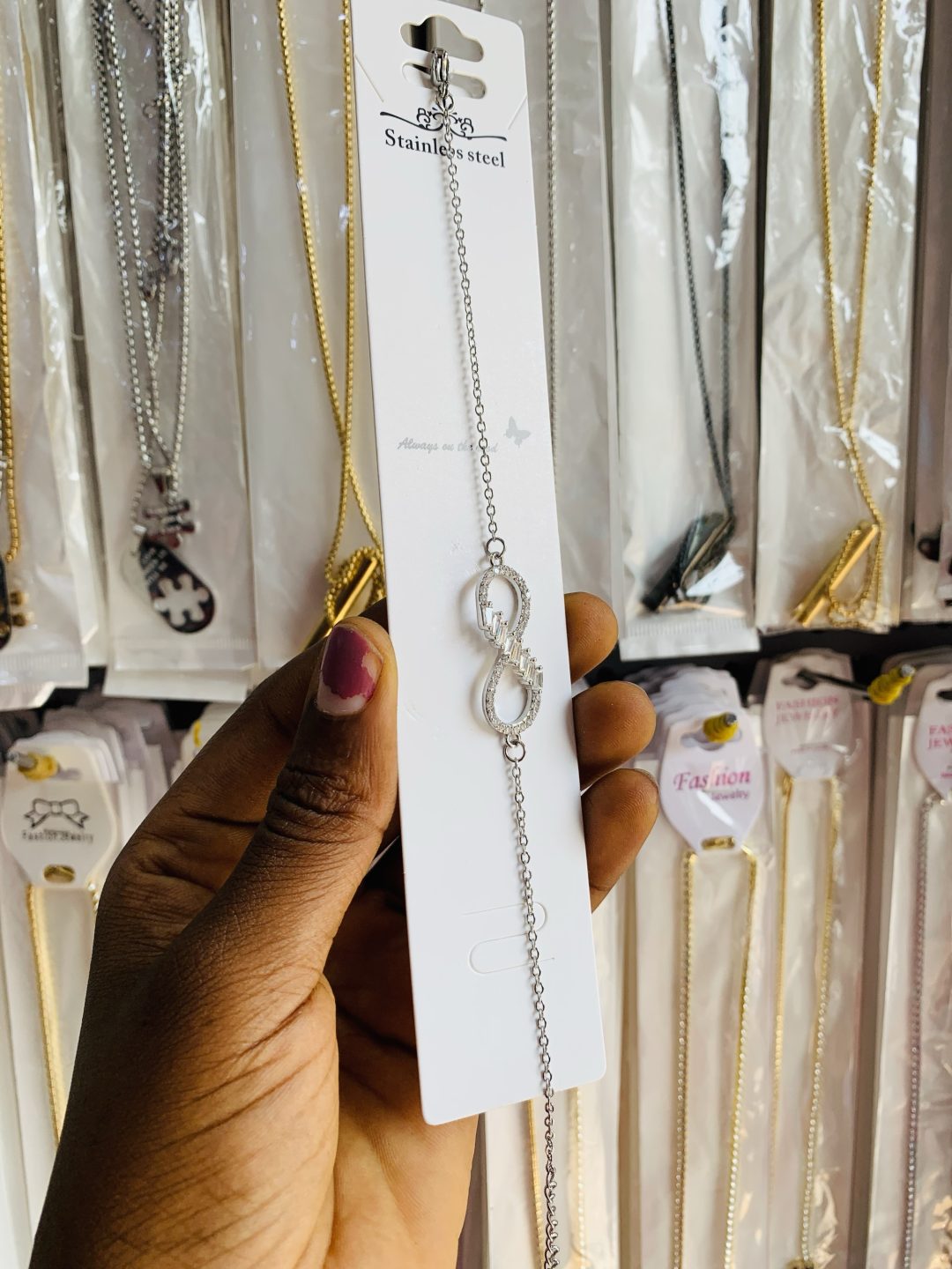 Kiki’s infinity bracelet - Image 3