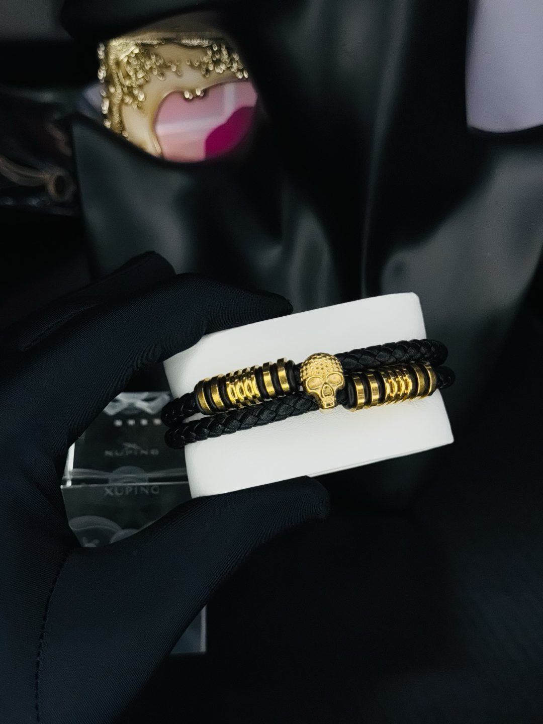 Male black leather bracelet 010