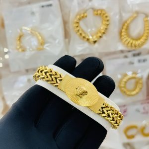 Versace Göld statement bracelet 006