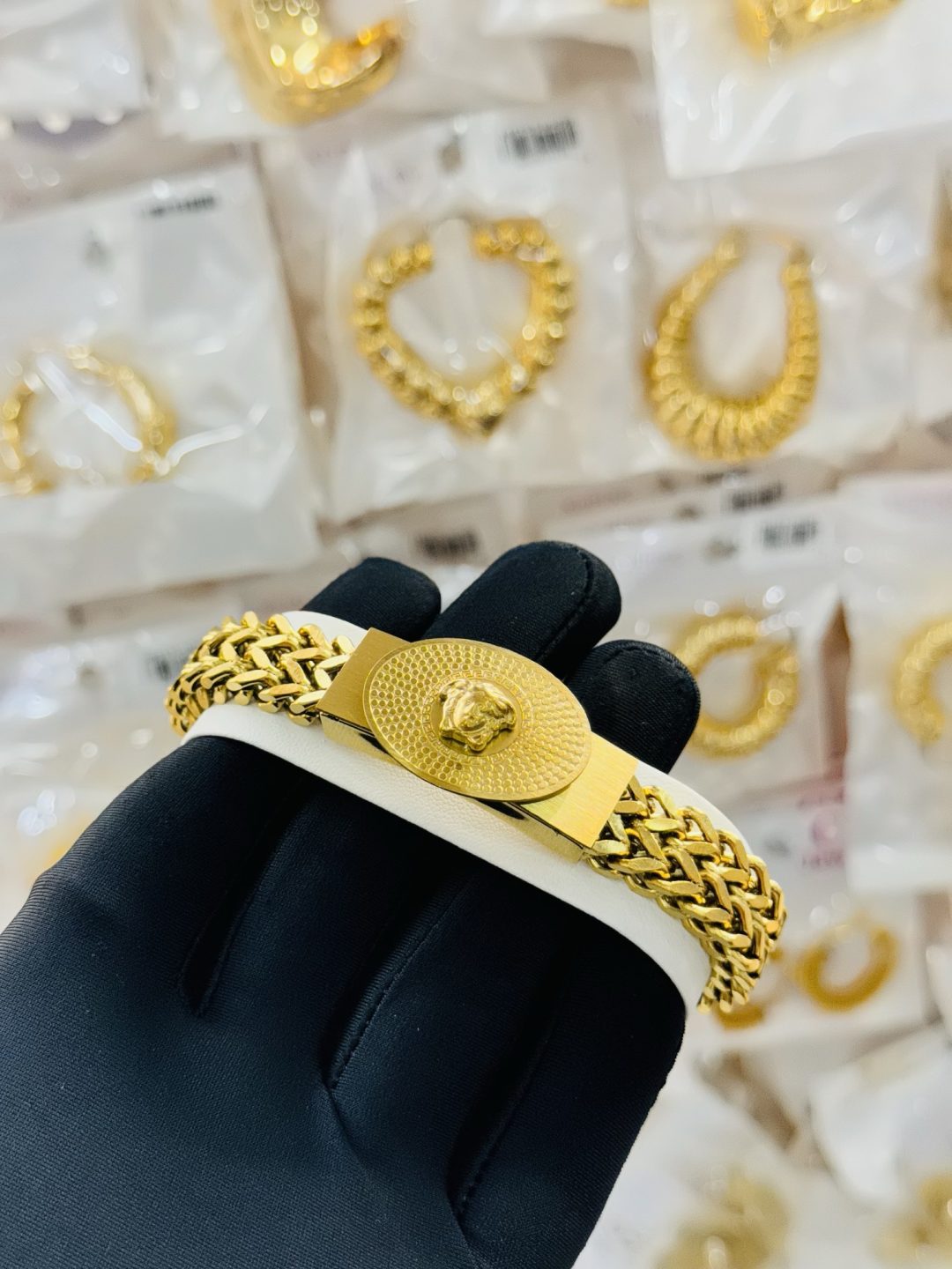 Versace Göld statement bracelet 006 - Image 2
