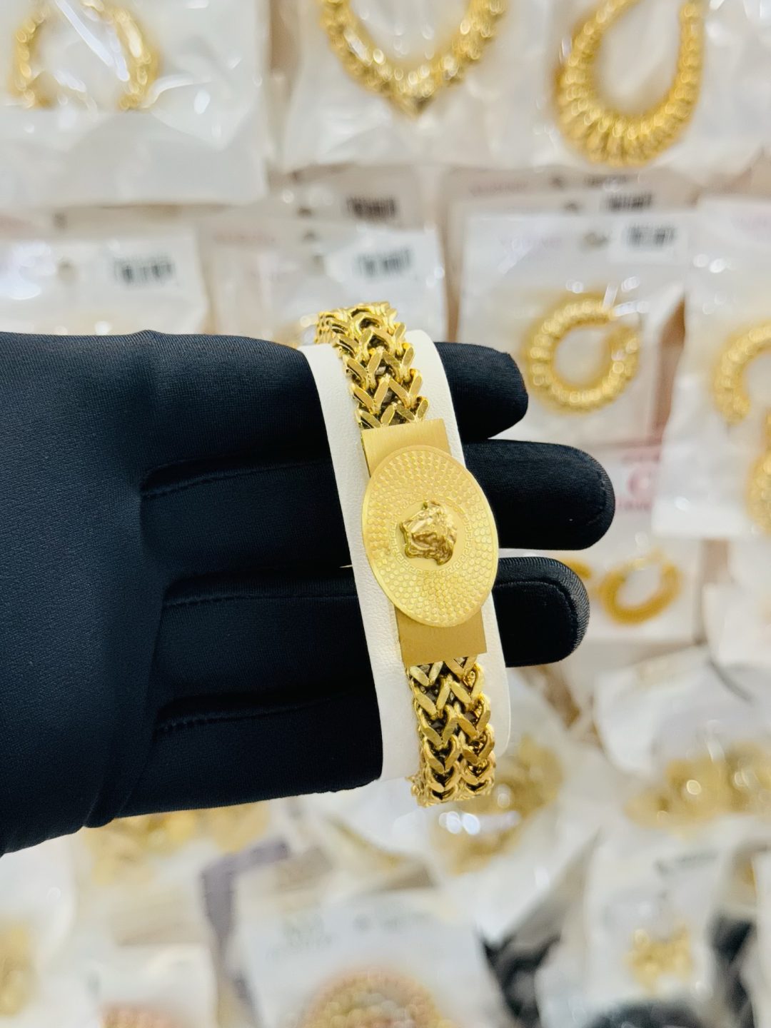 Versace Göld statement bracelet 006 - Image 3