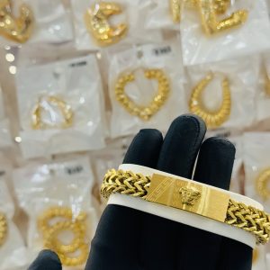 GUCCI STATEMENT GOLD BRACELET 002