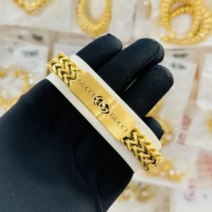 Gucci statement male gold bracelet 001