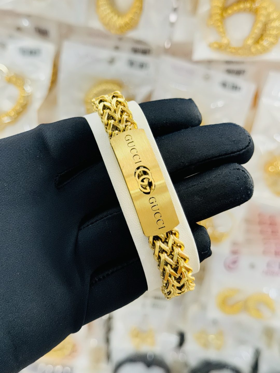 Gucci statement male gold bracelet 001 - Image 3