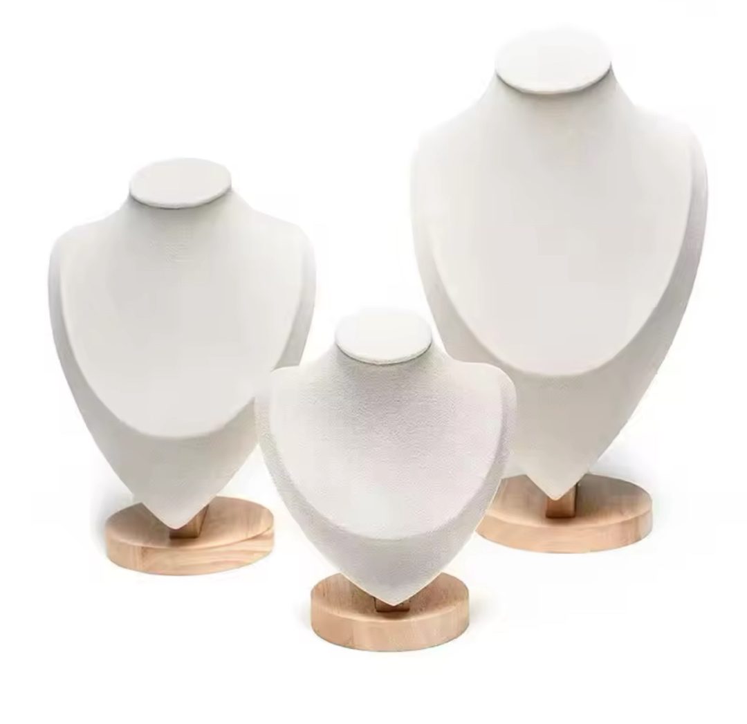 Cream colored luxury mannequin - Image 3