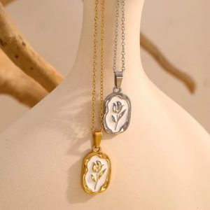 White flowered titanium steel necklace