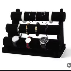 Three step bracelet display