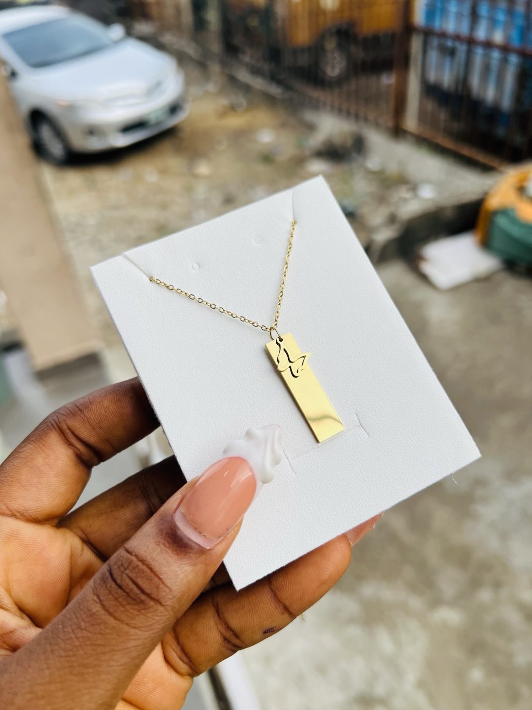 Buttercups Engraved female necklace - Image 2