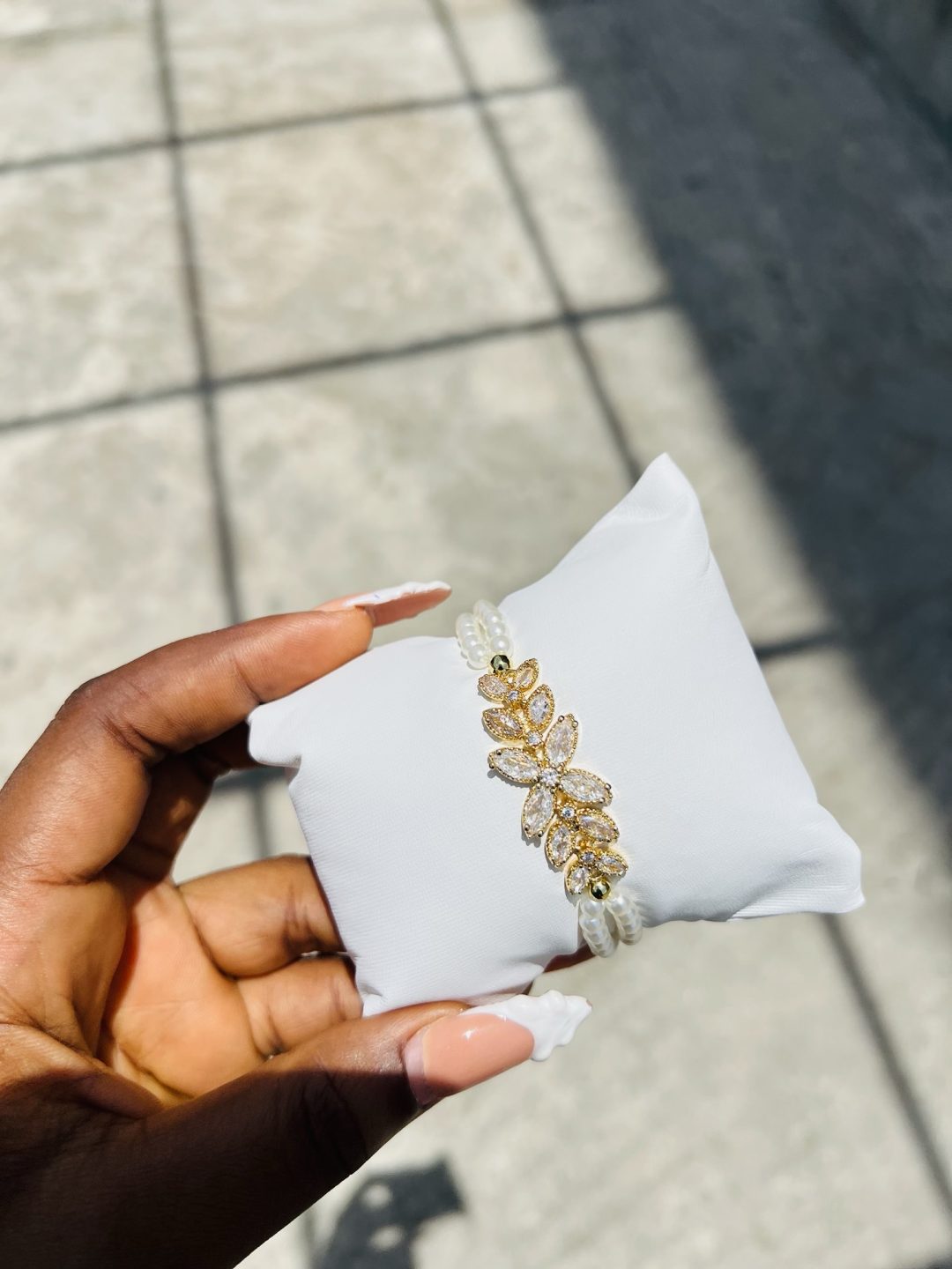Flowered fresh water Pearls bracelet - Image 2