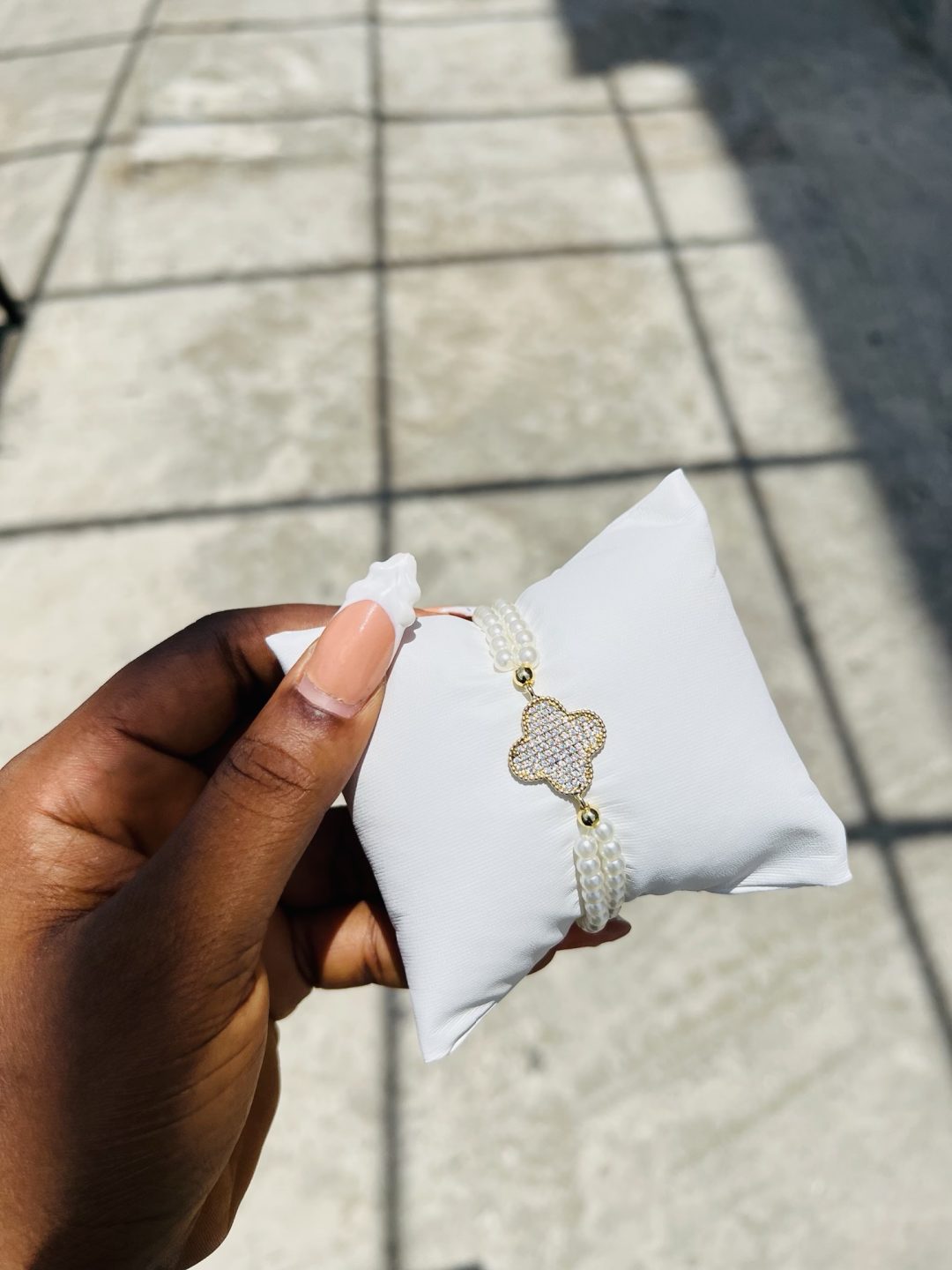 Stoned fresh water  pearl bracelet