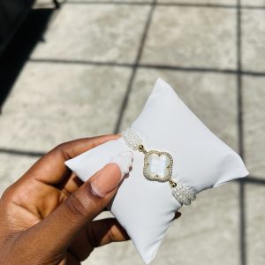White vca fresh water pearls bracelet