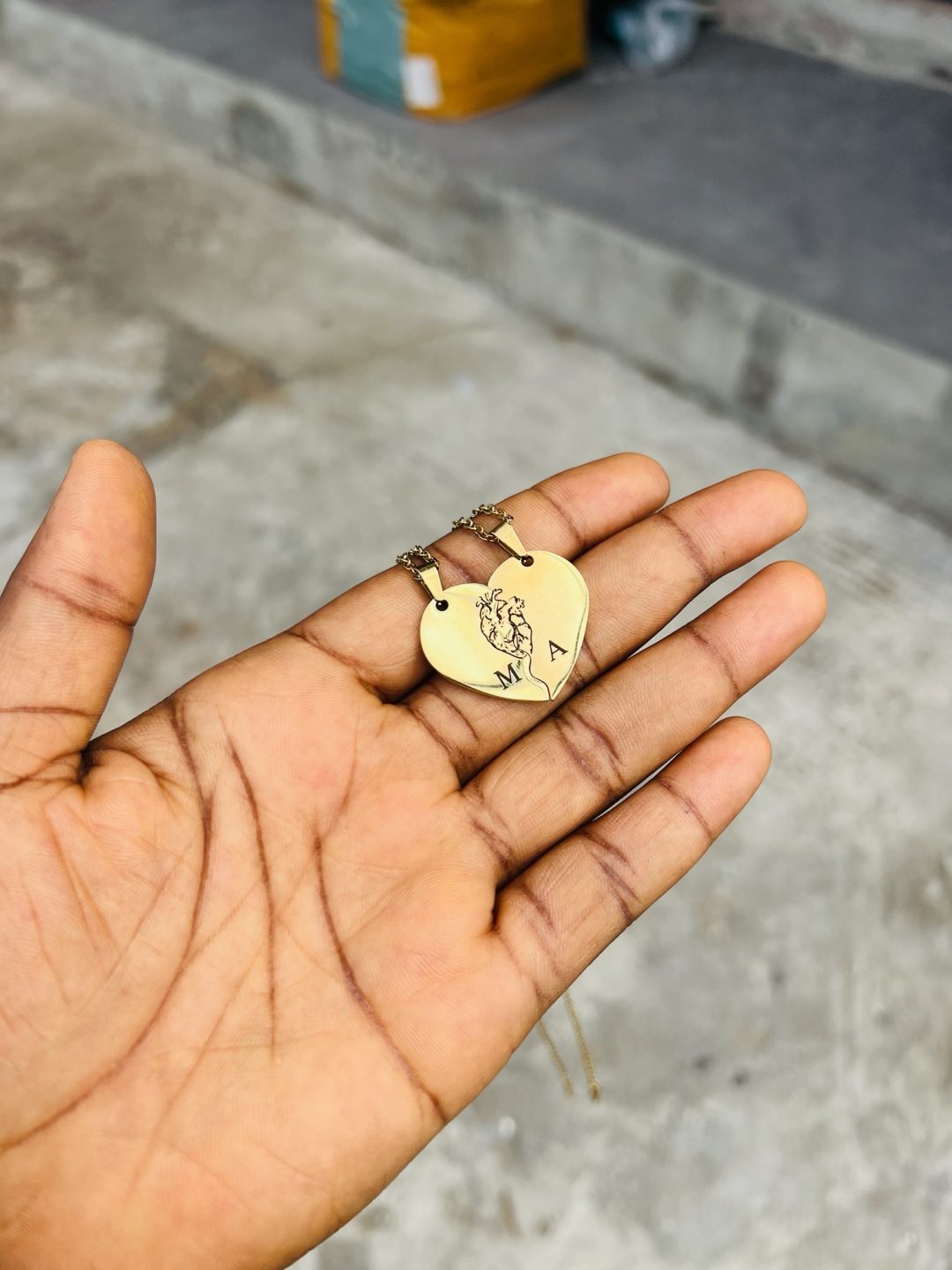 Engraved heart with initials - Image 6