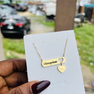 Love dropping engraved female necklace