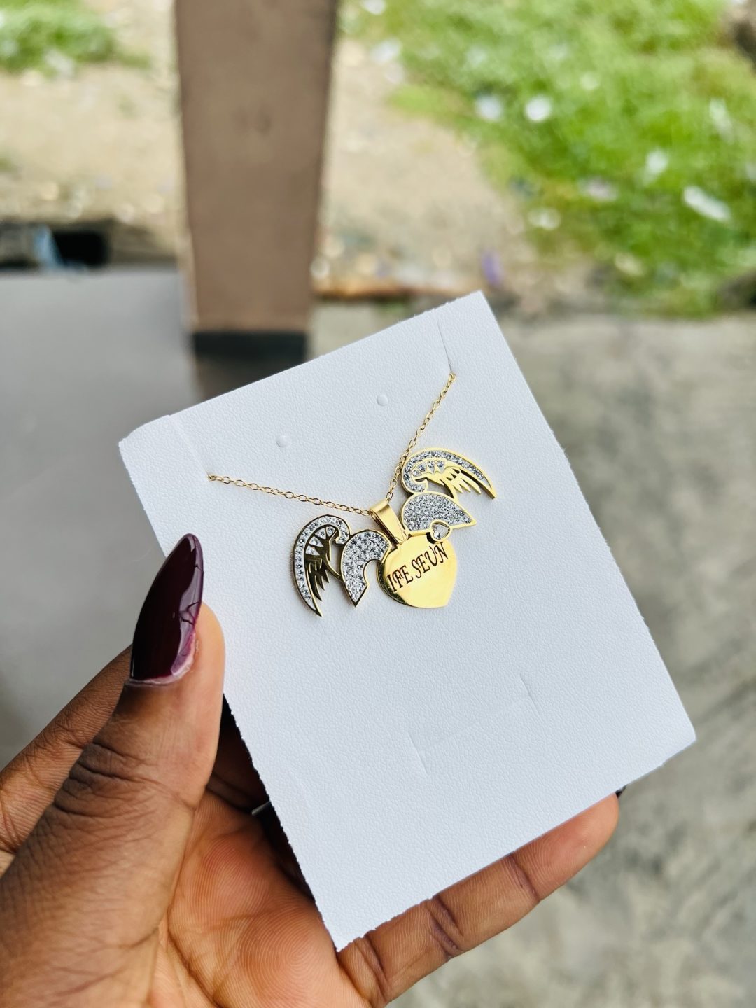 Double winged locket engraved necklace - Image 3