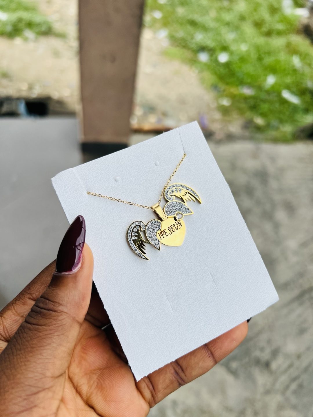 Double winged locket engraved necklace - Image 2