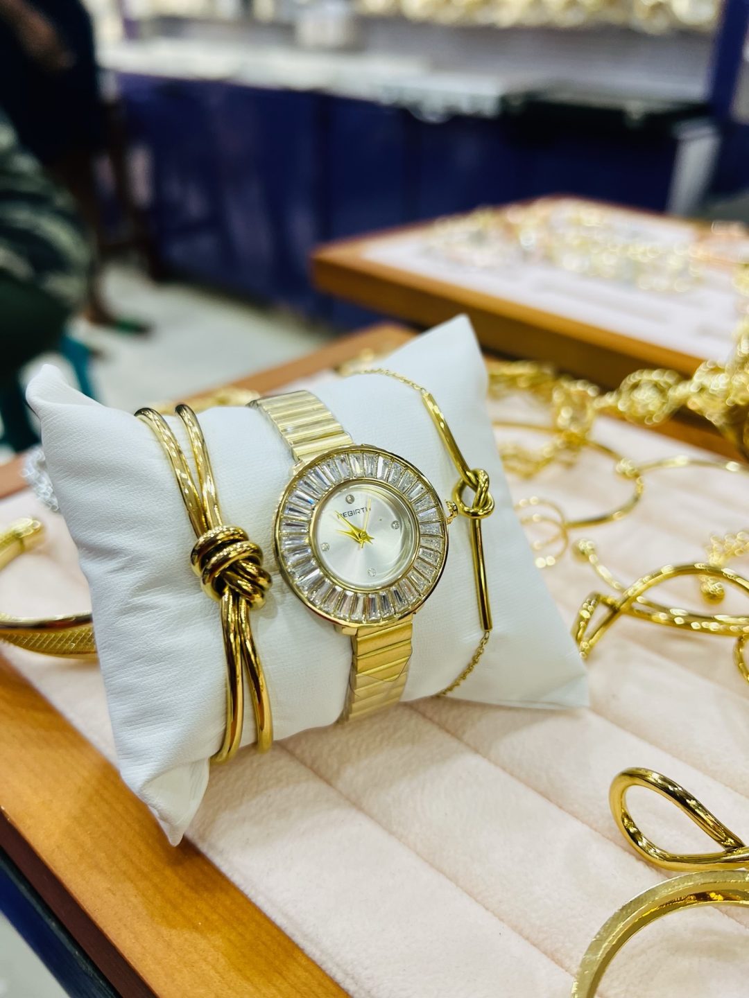 Bantu knot watch combo with box