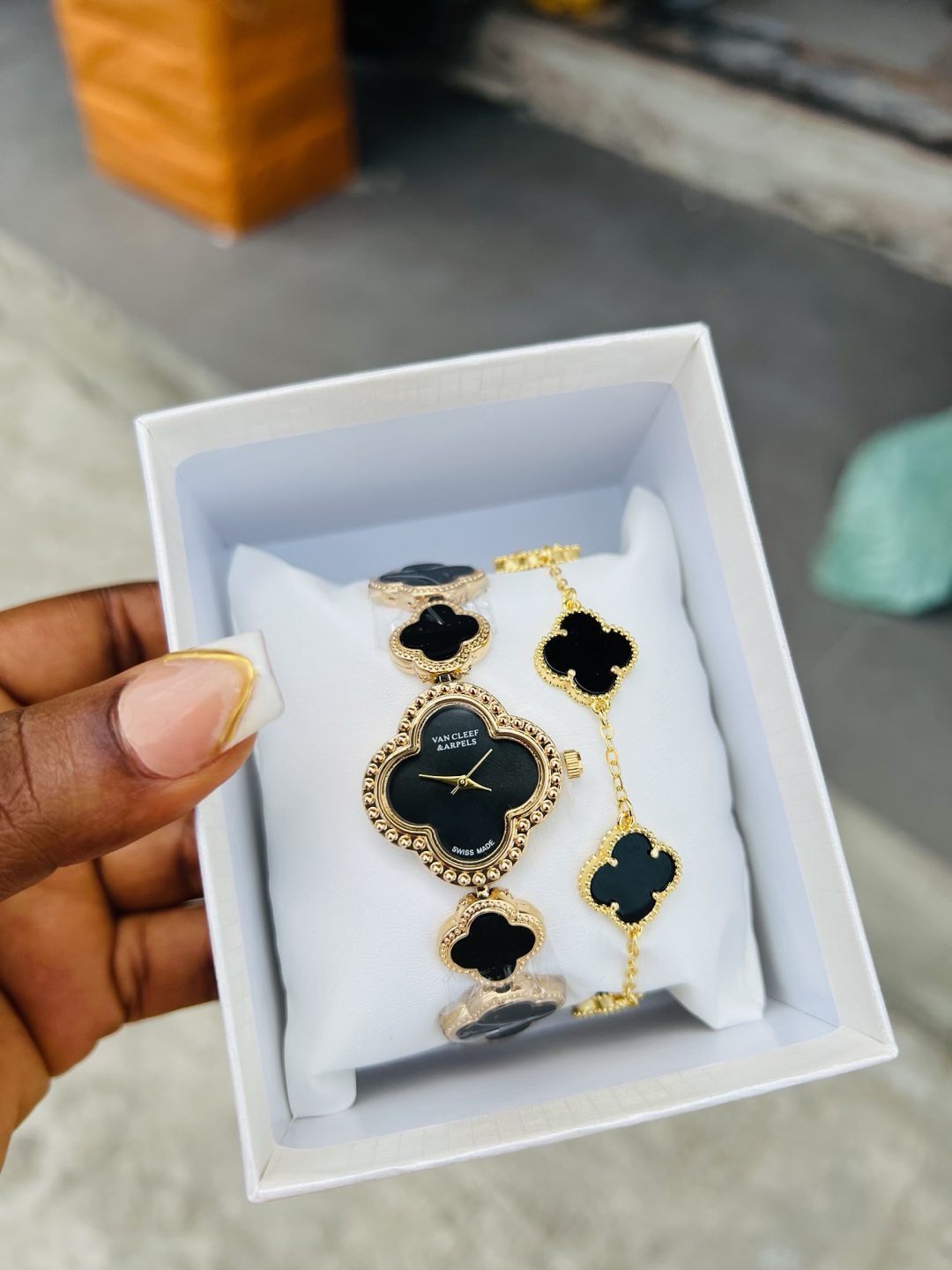 Vca black watch combo with box - Image 2
