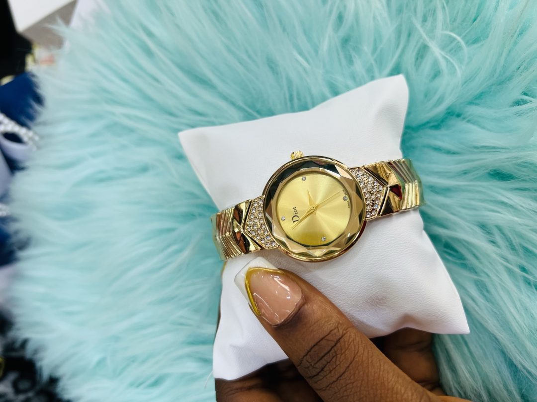 Dior sleek female gold watch - Image 3