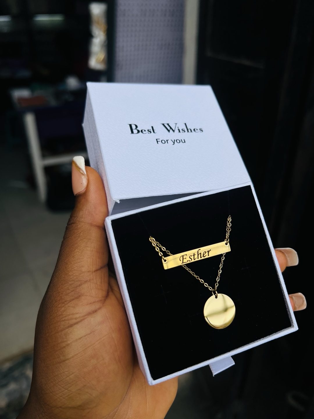 Double step circle engraved female necklace - Image 2