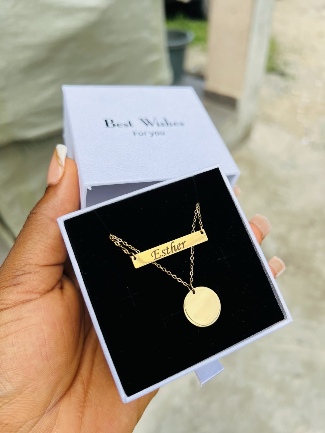 Double step circle engraved female necklace - Image 5