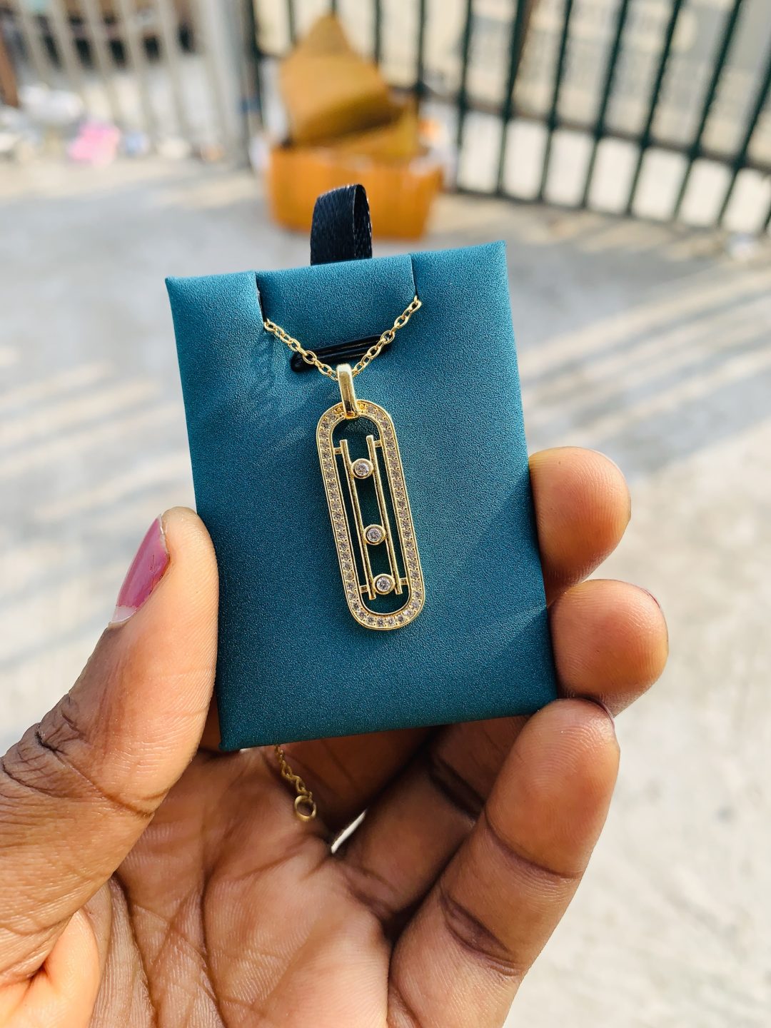 Dainty necklace 010