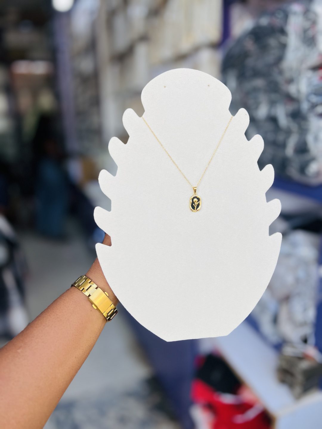 White flat  5 layered display board