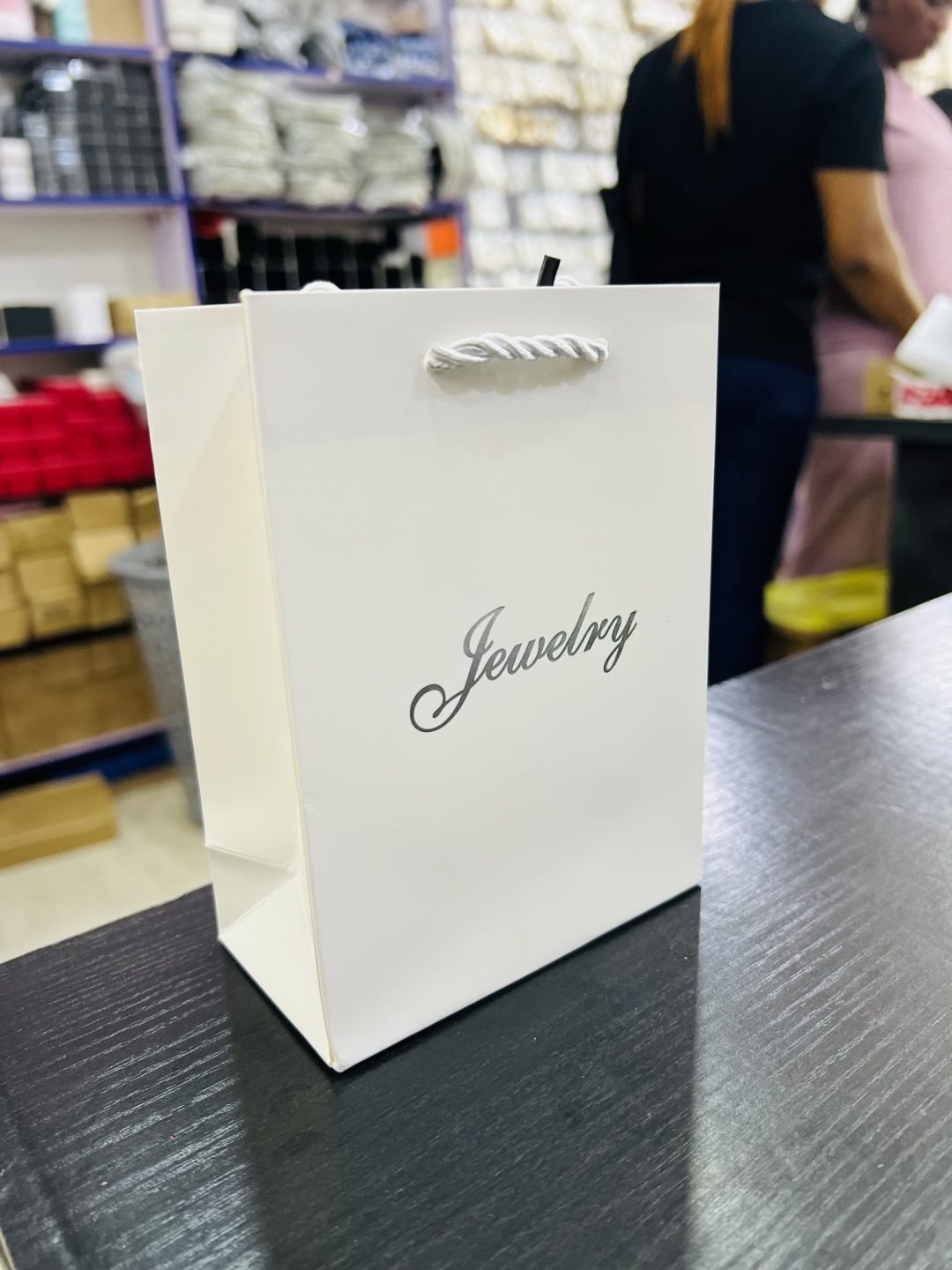 White jewelry paper bag (10pcs) - Image 3