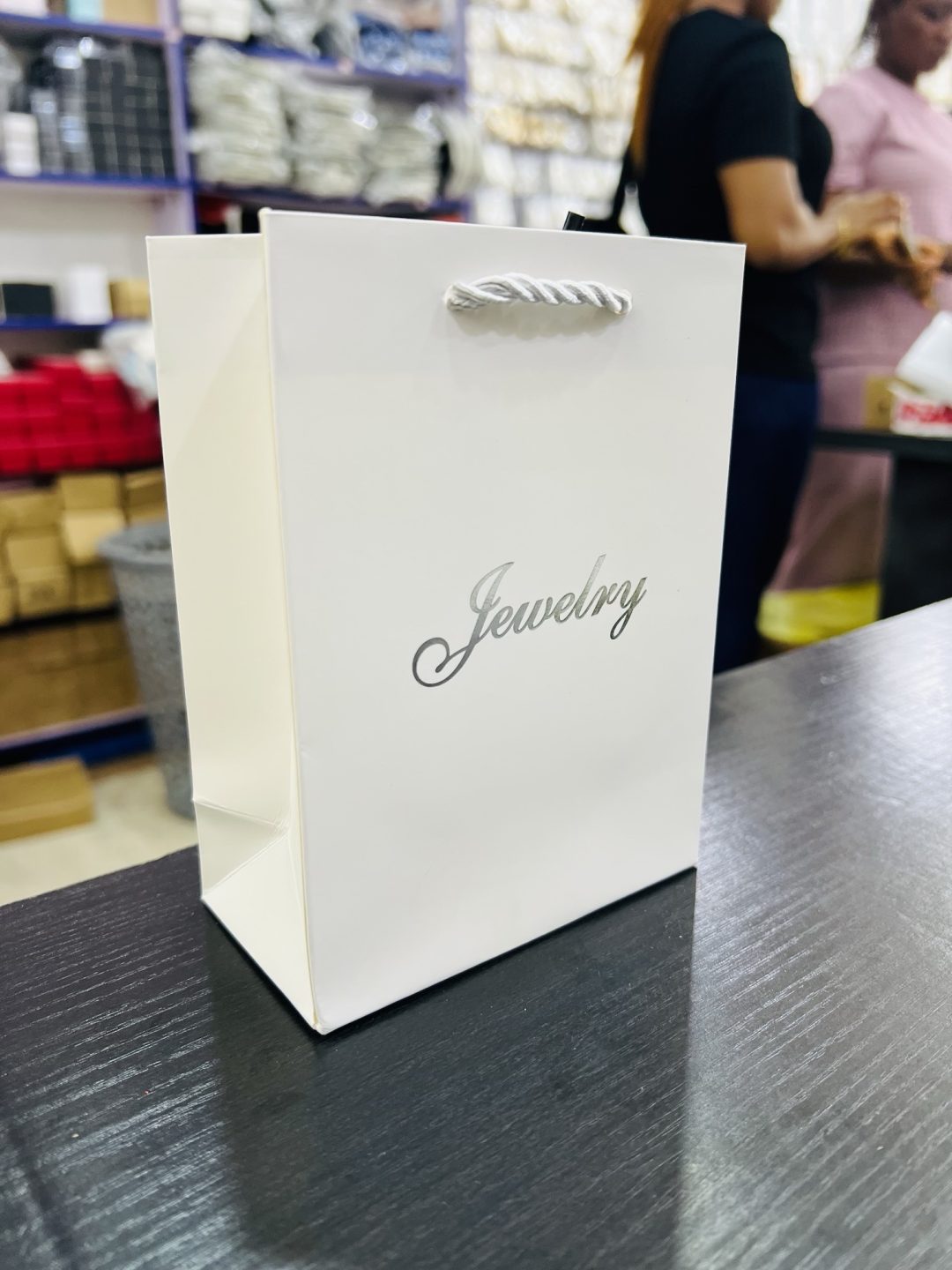 White jewelry paper bag (10pcs) - Image 5