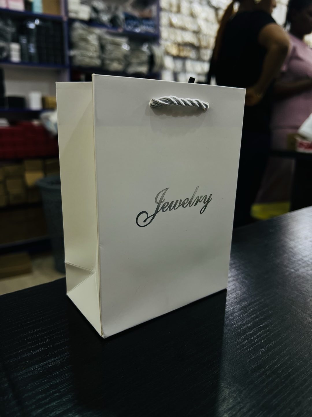 White jewelry paper bag (10pcs) - Image 2