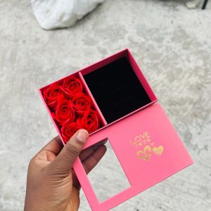 Pink half rose box