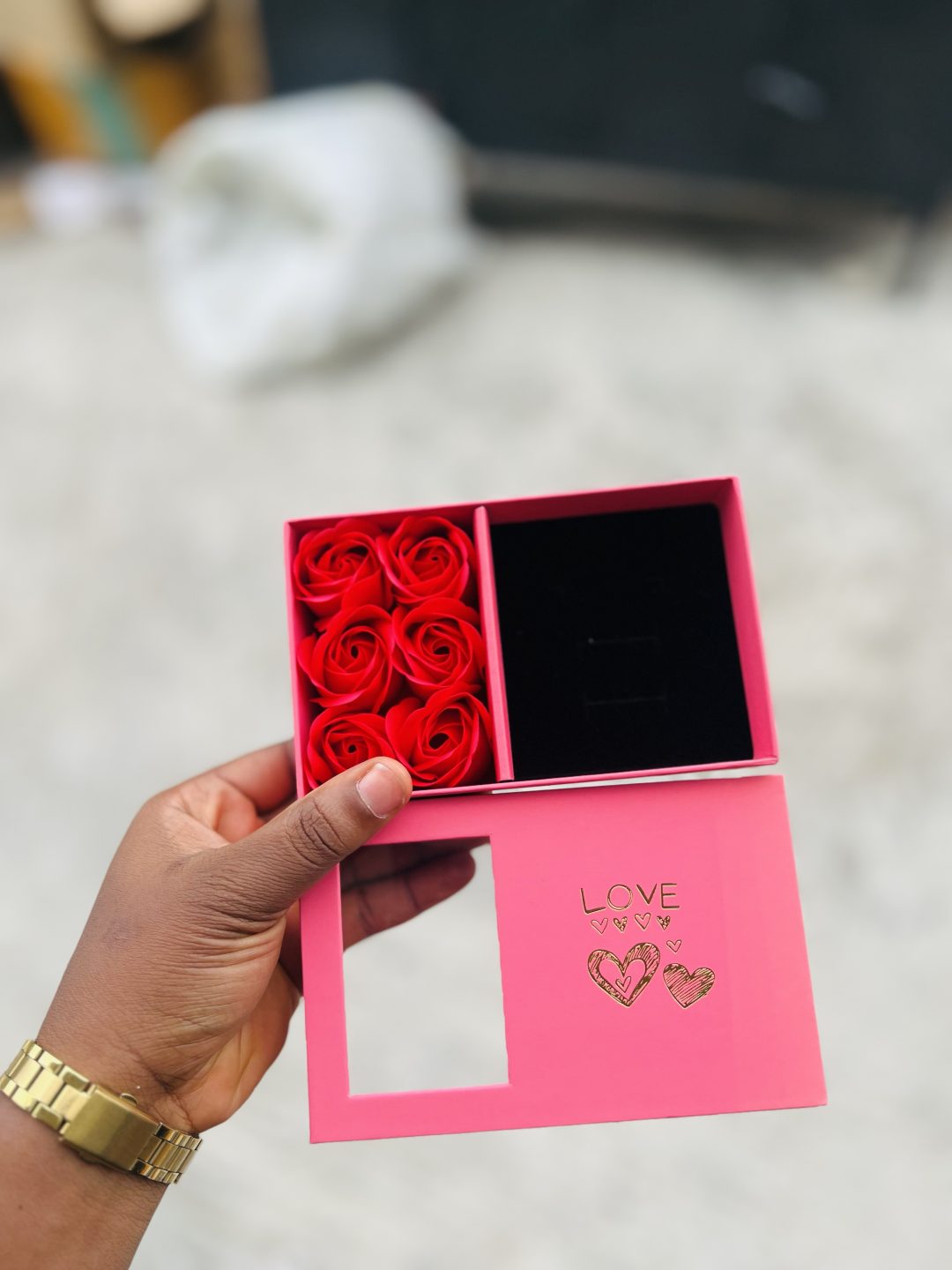 Pink half rose box