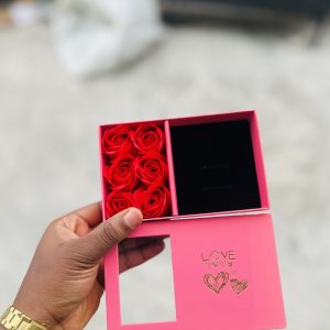 Pink half rose box