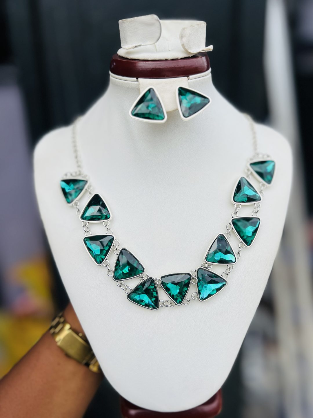 Green Triangle silver fashion set - Image 3