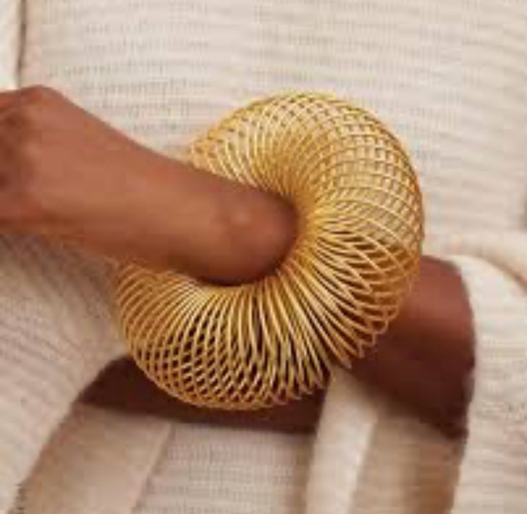 Ario gold wire roll bracelet - Image 3