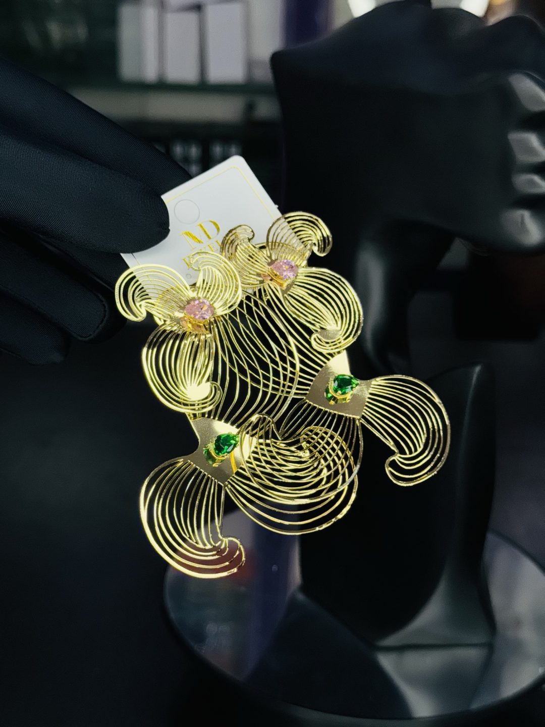 MD UNIQUE BOLD EARRINGS